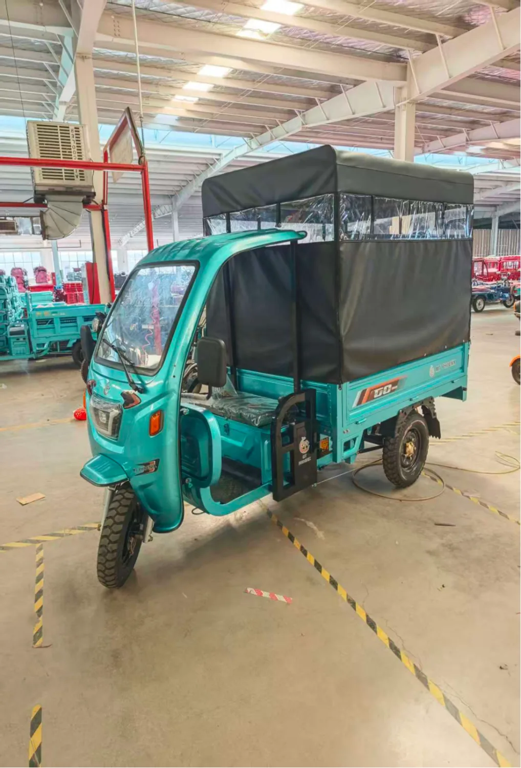 LVHANG cargo electric tricycle